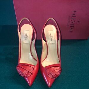 Valentino Red Leather Rose Edition Sandal Pumps. Size 36. Pre-owned.